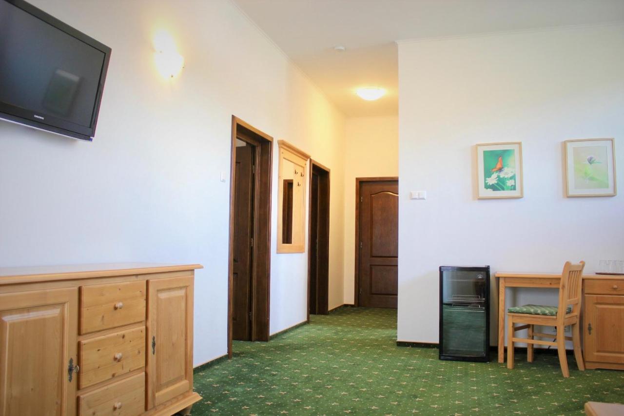 Hotel Alex 상트칸지안 외부 사진