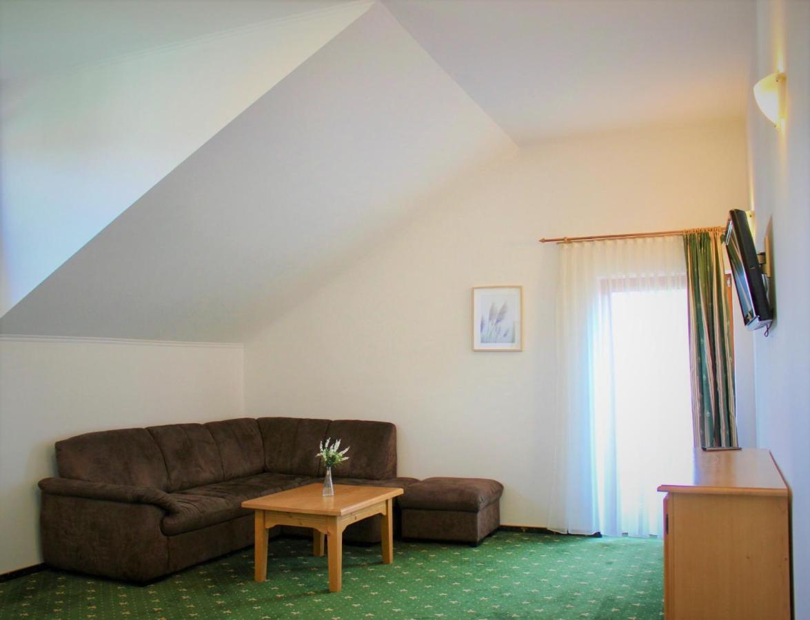 Hotel Alex 상트칸지안 외부 사진