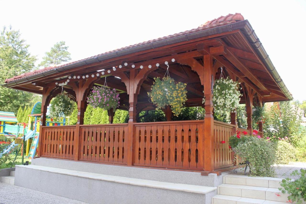Hotel Alex 상트칸지안 외부 사진