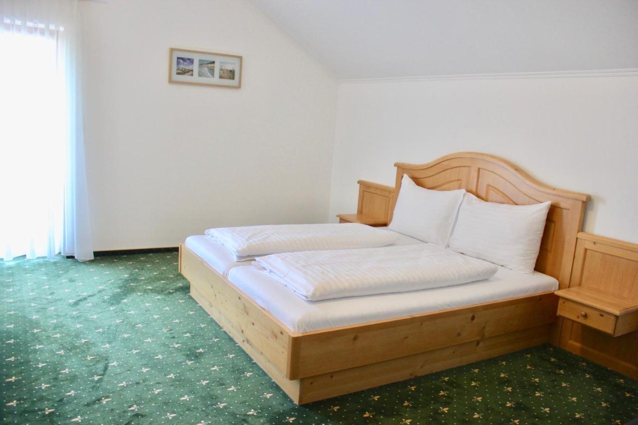 Hotel Alex 상트칸지안 외부 사진